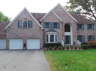 98 Charles Pl, Old Tappan, NJ 07675