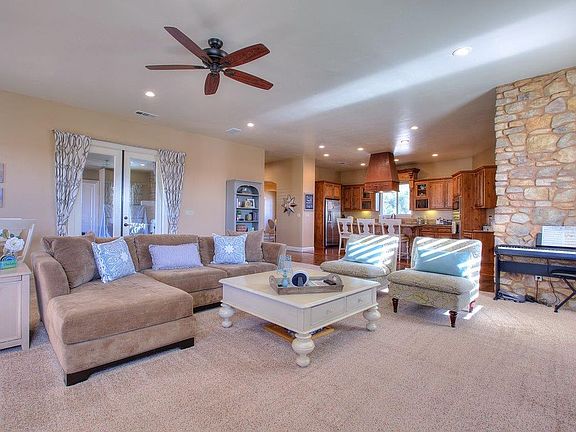 4th image of 29511 E Chapman Way