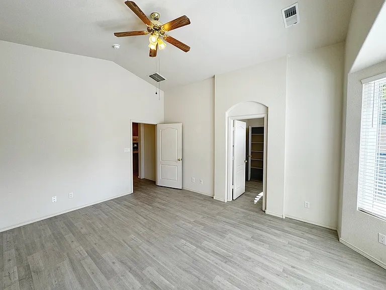 7152 Elk Creek Rd NE — Photo 18