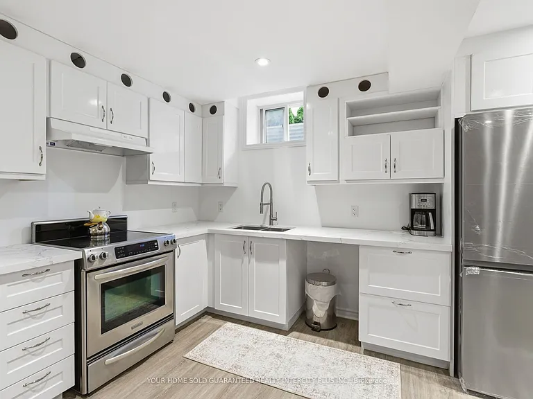 7 Storica Dr #BASEMENT — Photo 9