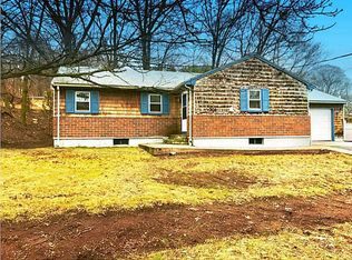 306 Talcott St, Woonsocket, RI 02895