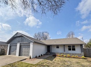 1202 S Ross Ave, Tahlequah, OK 74464