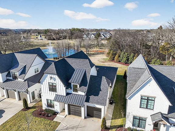 3rd image of 5730 Willoughby Way