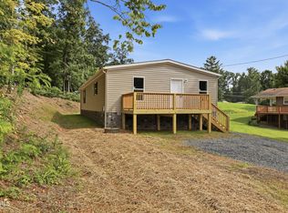 306 Willow St, Mount Carmel, TN 37645