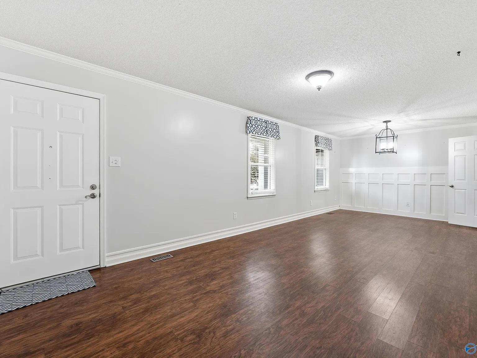 3 bed, 2.0 bath, 1700 sqft, $1,900 — Photo 4