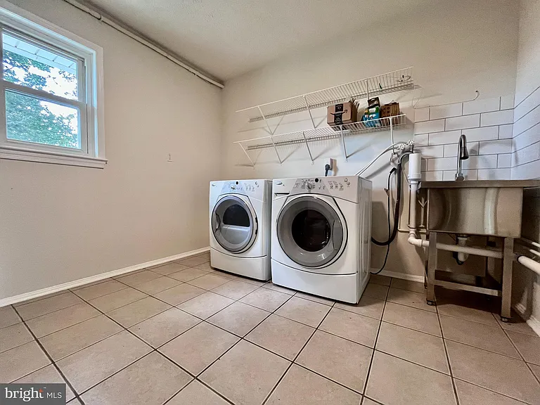 5350 Ravensworth Rd — Photo 54