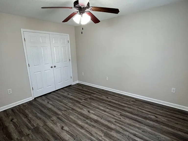 Meridian Park Apartments — Photo 40