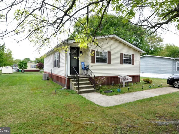 872 Woodchuck Dr, Mount Laurel, NJ 08054