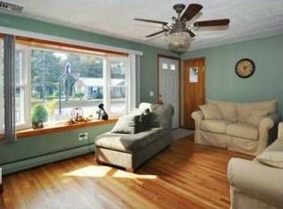 548 Buttonwoods Ave, Warwick, RI 02886