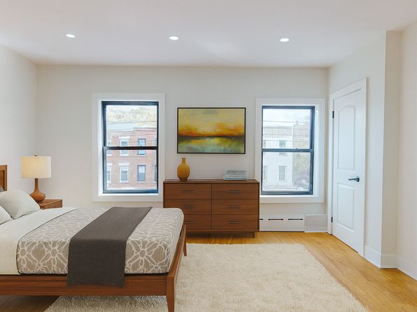 318 Van Brunt St FLOOR 3