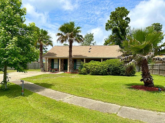 3rd image of 1367 Sanibel Ln