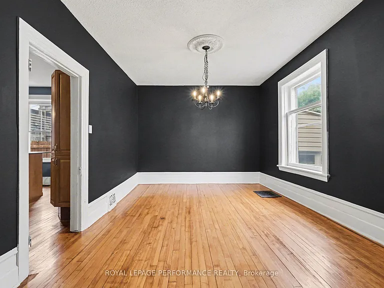 506 Wentworth Ave — Photo 10