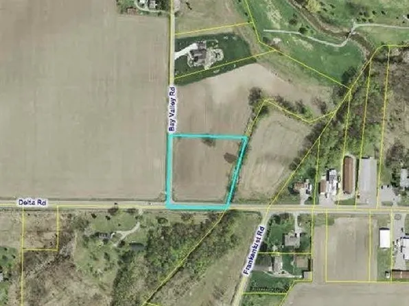 6423 Bay Valley Rd, Bay City, MI 48706