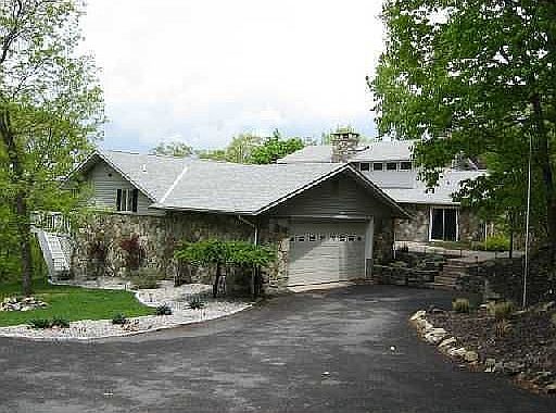 House + 2.5 car garage