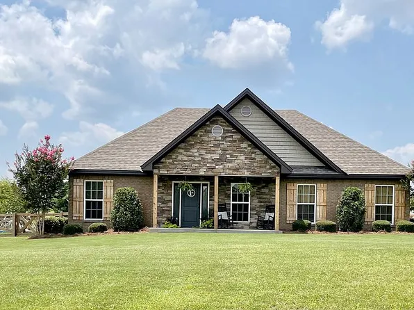 12 Noles Dr, Tallassee, AL 36078