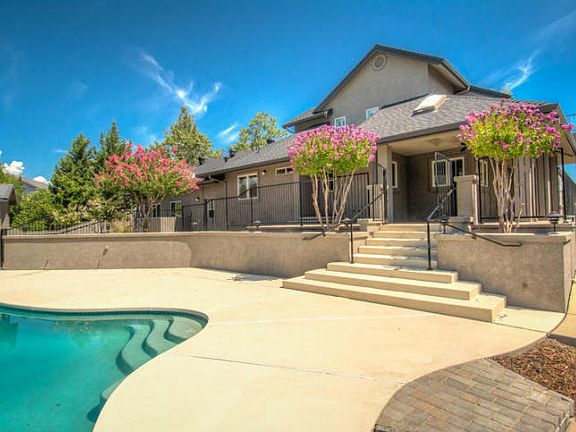5th image of 10050 Chateau Woods Dr