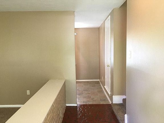 5th image of 4873 Brentdale Ave