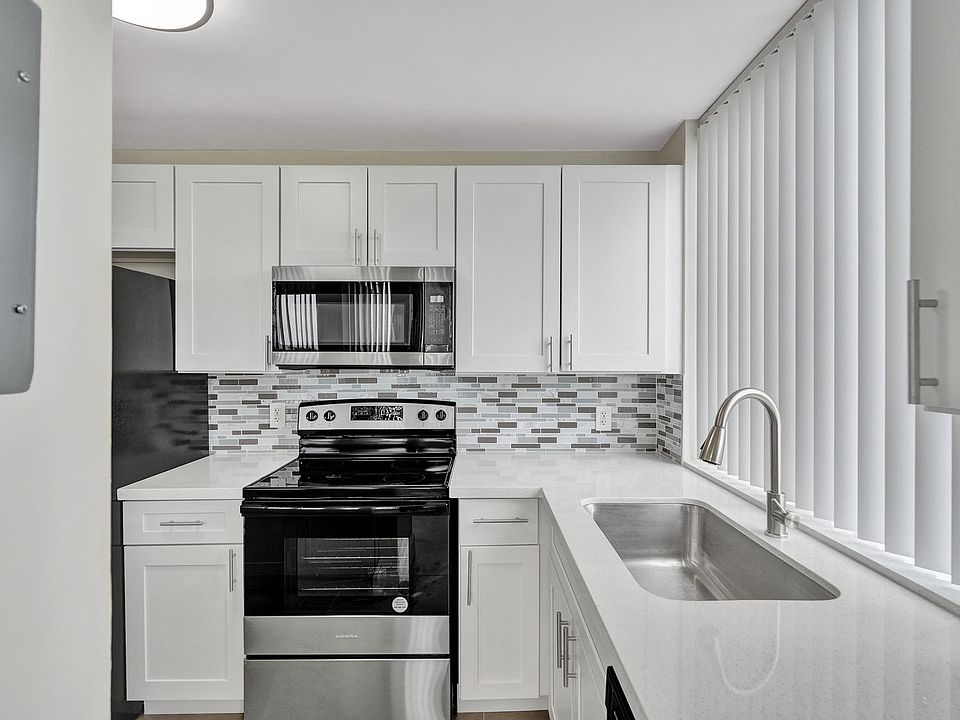 1st image of 4222 Inverrary Blvd