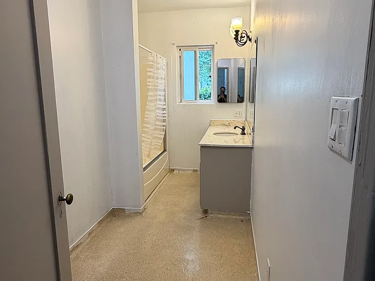 5556 El Monte Ave — Photo 12