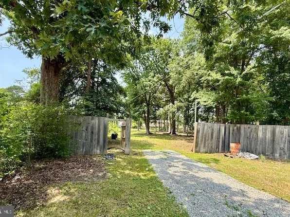 6807 Allentown Rd, Temple Hills, MD 20748