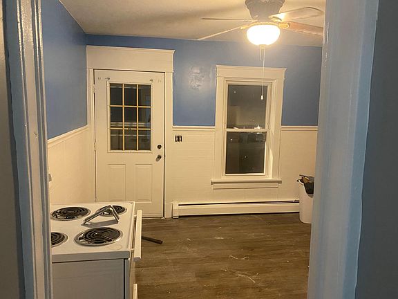 5th image of 2-10 Phenix Ave #2
