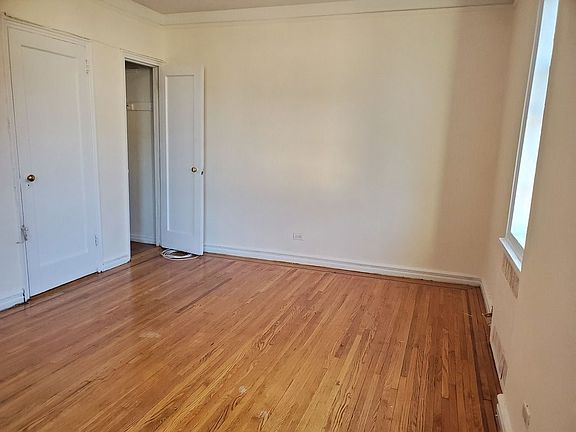 4th image of 4135 45th St APT 3F