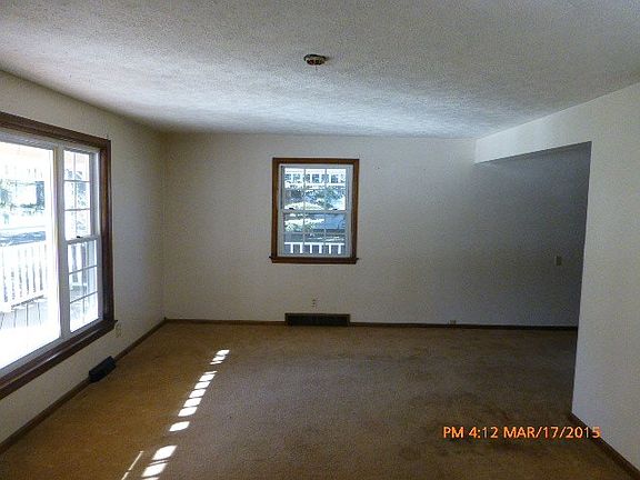 3rd image of 3504 Gary Dr