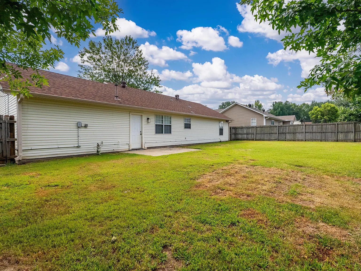 3 bed, 1278 sqft, $1,300 — Photo 3