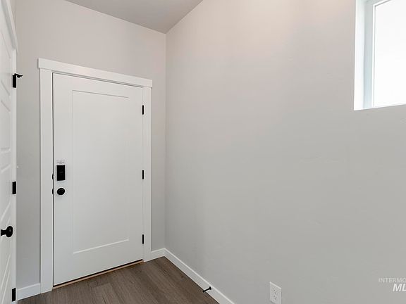 3rd image of 3672 W Dover St