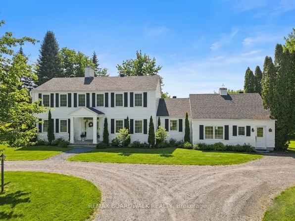 1530 Royal Orchard Dr, Ottawa, ON K4C 1A9