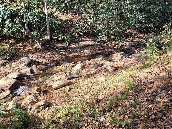 5th image of 9 Smokey Cove Rd