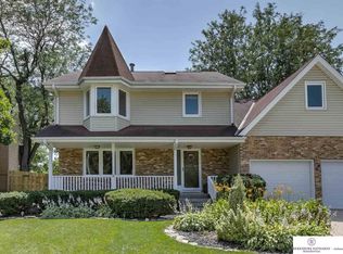 2609 Nottingham Dr, Bellevue, NE 68123