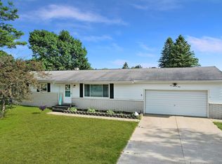 609 W Stewart St, Gaylord, MI 49735