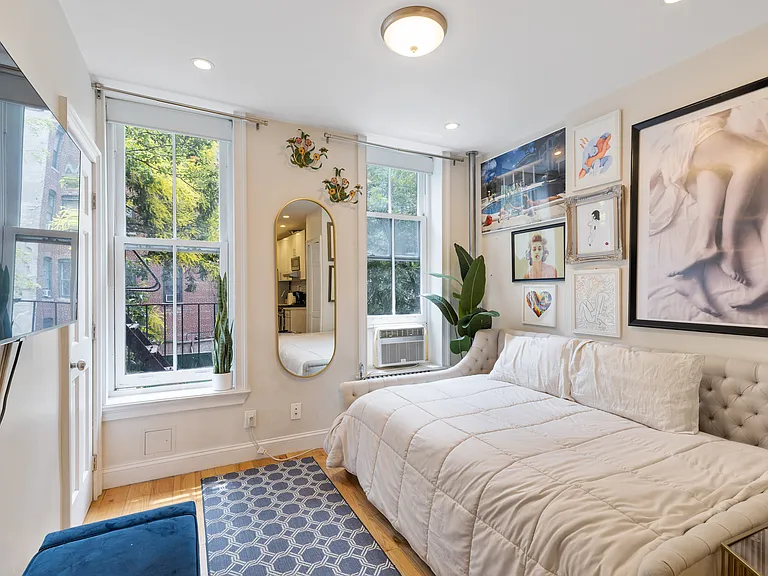 89 Christopher St #4 — Photo 3
