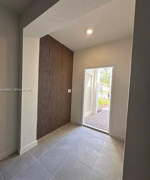2205 SE 30th St — Photo 4