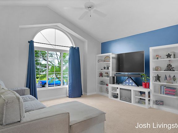 3rd image of 8900 Parker Woods Dr NW