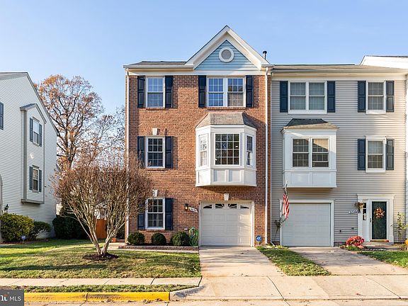 2nd image of 6030 Lands End Ln