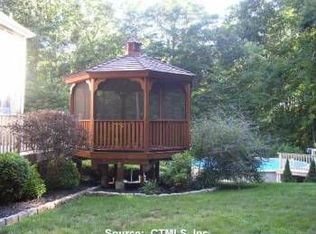 372 Briarwood Dr, Guilford, CT 06437