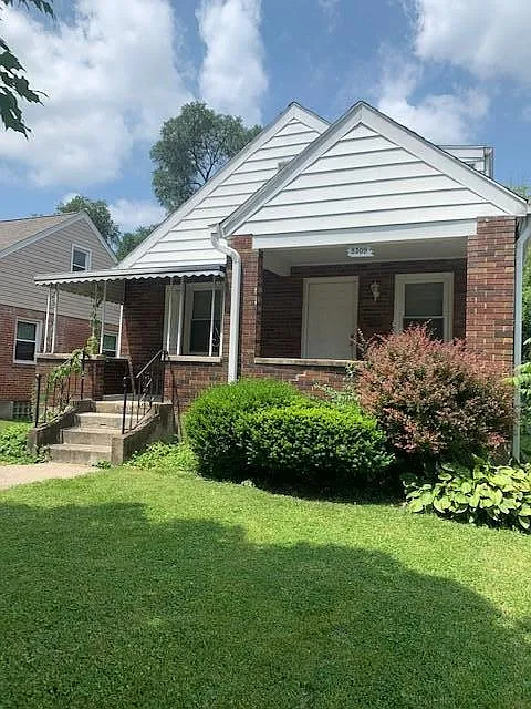 8309 Jadwin St photo 1