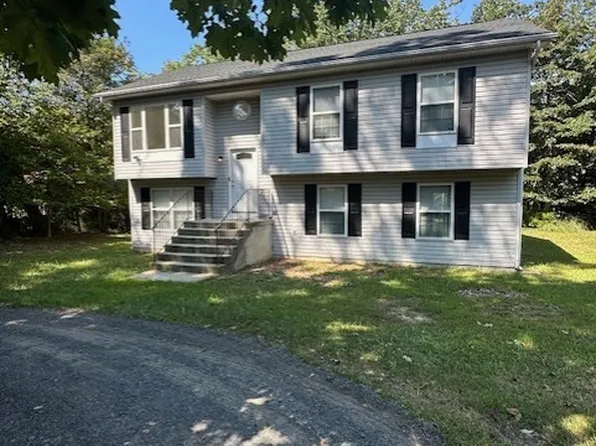 12627 Hilltop Rd, Lusby, MD 20657