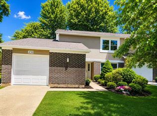 235 Hedgerow Dr, Bloomingdale, IL 60108