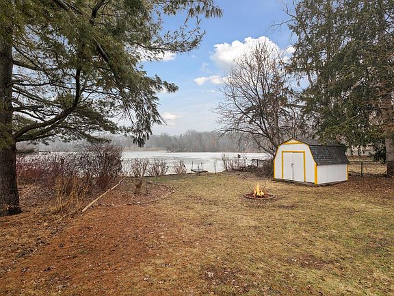 5th image of 8420 Meadow Lake Rd E