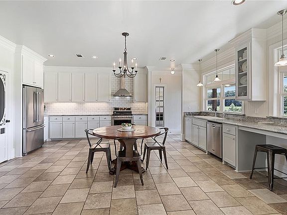 3rd image of 558 Camp Joy Ln