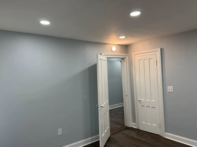 17 E 9th St #2 — Photo 9