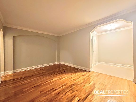 3rd image of 425 W Roscoe St #425106