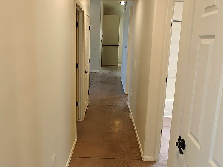348 E Adams #2 — Photo 14