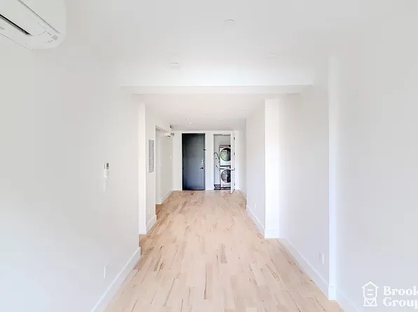 123 Park Ave #2F, Brooklyn, NY 11205