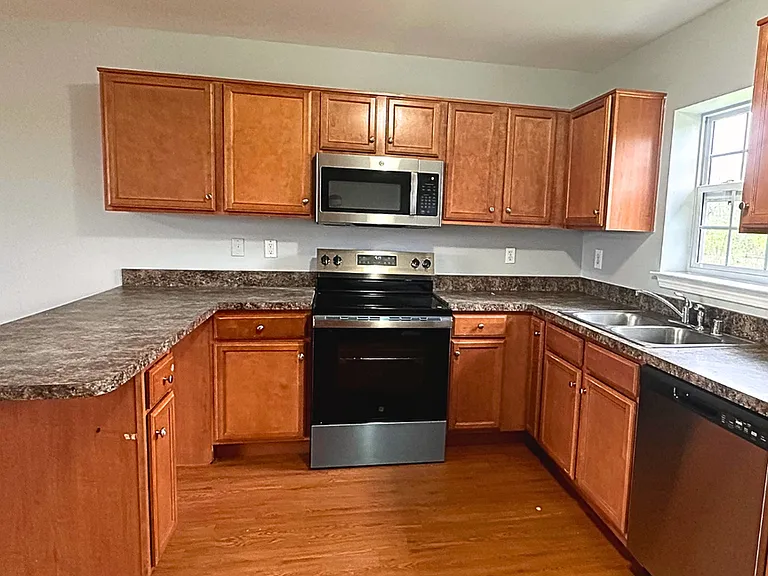 Chilewich Apartments — Photo 42