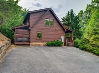 824 Kittyhawk Way, Pigeon Forge, TN 37863