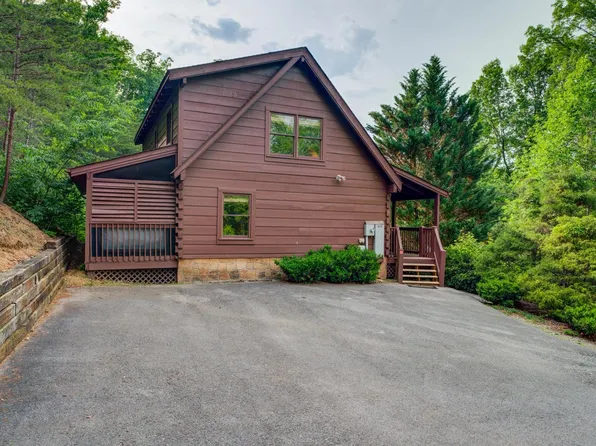 824 Kittyhawk Way, Pigeon Forge, TN 37863